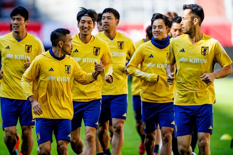 長友いわく、現代表は年齢などの垣根を払って意見を言い合えるチームとなっているようだ　©Kiichi Matsumoto
