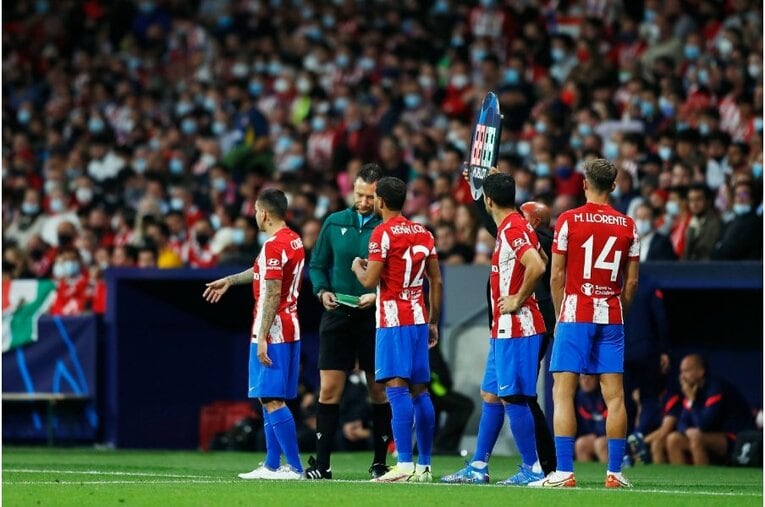 CLで南野拓実はベンチだったけど… 間近で笑うサラー、クロップvsシメオネを撮影したカメラマンが見た「名将の駆け引き」(35)