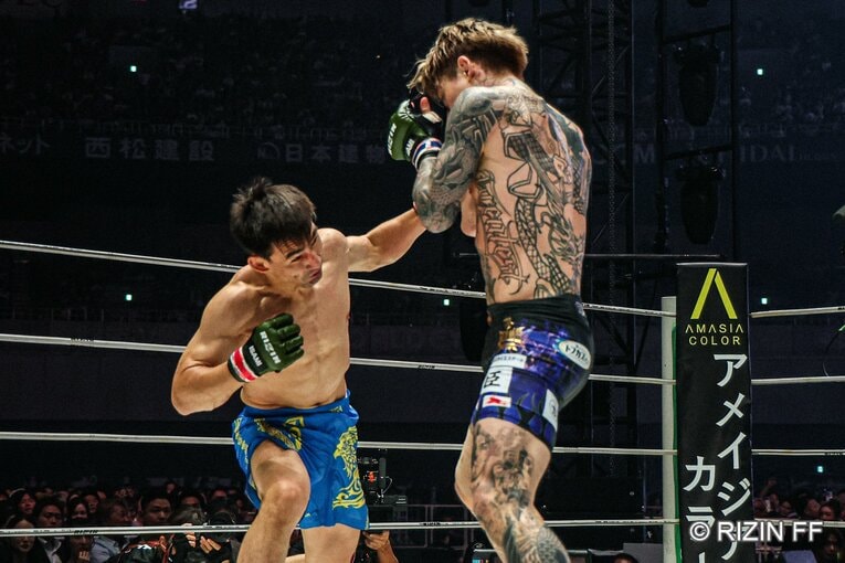 『超RIZIN.5』平本蓮vs.カルシャガ・ダウトベック　©RIZIN FF