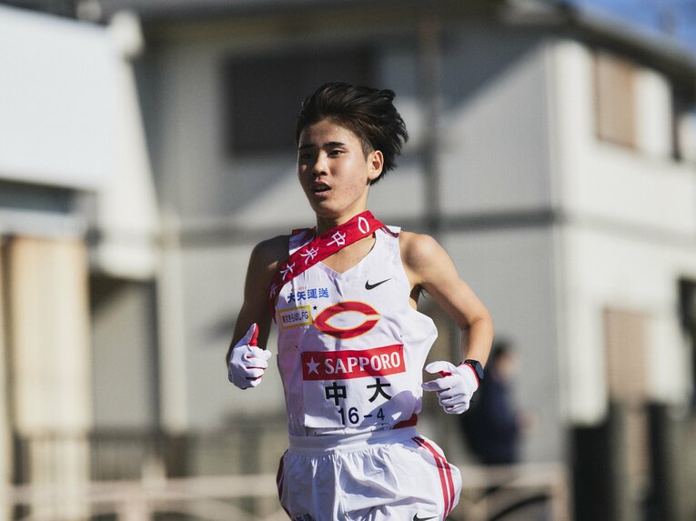 【今年の箱根駅伝】4区で区間9位の粘走を見せた3年生の白川陽大　©Yuki Suenaga