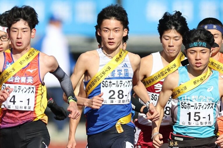 高校5000mで日本人トップの記録を持つ折田壮太（須磨学園）。淡路島から船で通学し、練習を積んだ原石は関東の青学大でどのような活躍を見せるのか ／ photograph by JIJI PRESS
