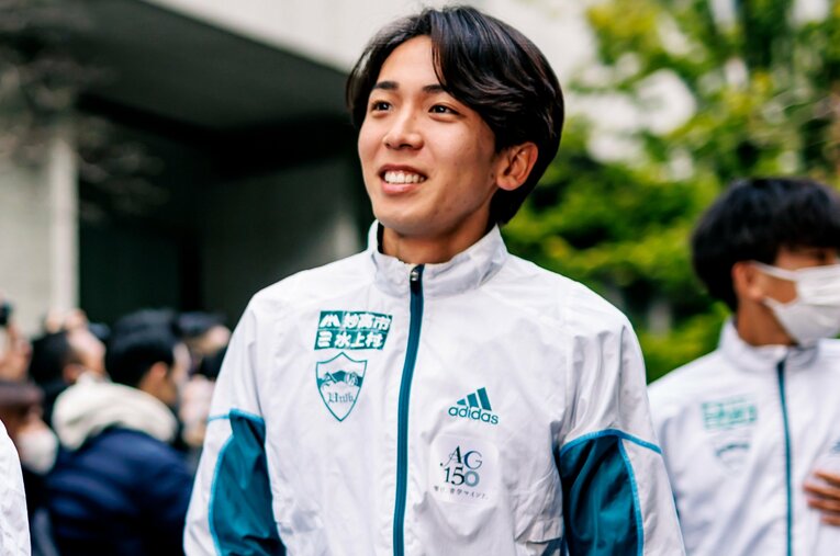 4年目にして初めての箱根駅伝を走った青学大の鶴川正也。元「世代最強ランナー」はなぜ一線級まで戻ってくることができたのか ／ photograph by Kiichi Matsumoto