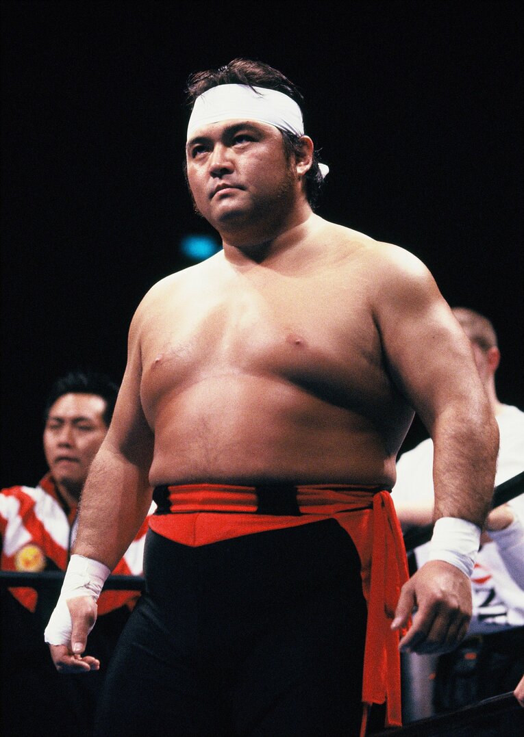 ZERO-ONE 旗揚げ戦での橋本真也。蝶野正洋、武藤敬司とともに闘魂三銃士で一世を風靡（2001年撮影）　©AFLO