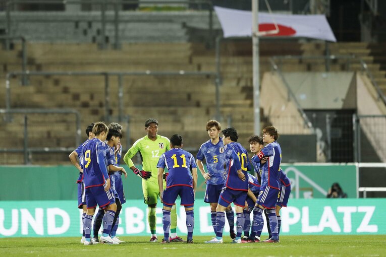 「CLやELに出ているドイツ有望株のフィジカルに負けず…」パリ世代日本代表を撮って感じた“肉体とハートの充実ぶり”(26)