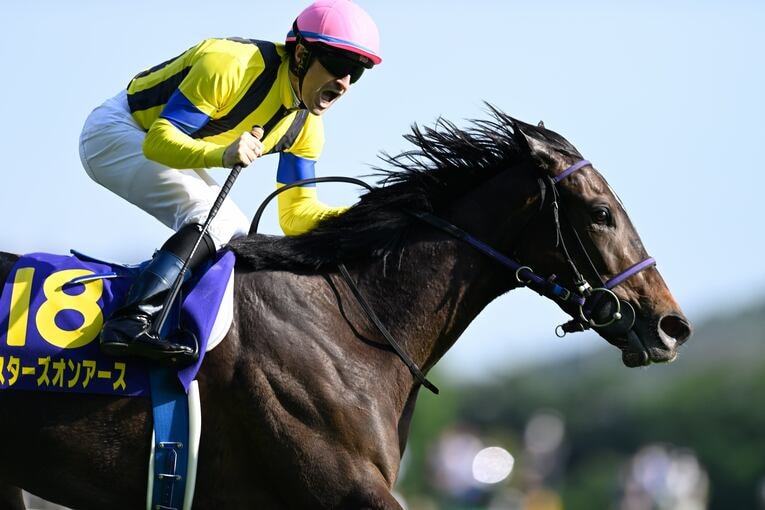 オークスで牝馬二冠を達成したスターズオンアース。鞍上のルメールも会心の表情を浮かべていた　©Keiji Ishikawa