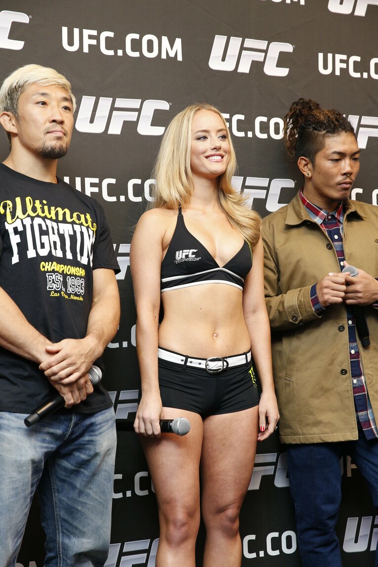 ラウンドガール（UFCでの名称はオクタゴンガール）としても注目を集めたローレン夫人　©Shigeki Yamamoto