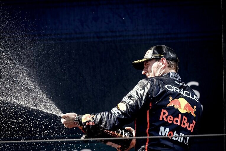 マックス・フェルスタッペン／1997年9月30日生、ベルギー出身。元F1ドライバーの父と元カートレーサーの母を持つ。2015年にトロロッソから史上最年少でF1デビューを果たし、翌年シーズン中にレッドブル昇格。'21年から4年連続で世界王者。180cm、67kg　©Mamoru Atsuta（CHRONO GRAPHICS）