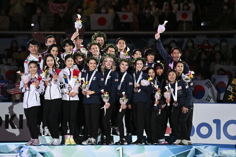 日本は3位。表彰台にて　©Asami Enomoto