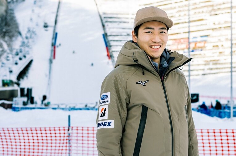 スキージャンプ日本代表のスーツづくりに携わる尾方優也。現在30歳になった“元ジャンパー”はどんな経緯で現在の仕事に出会ったのだろうか　©Kiichi Matsumoto