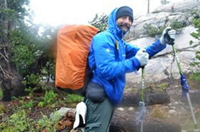 Alex、気になっていた腰のパンプスは「病気になった恋人のもの」だそう。 