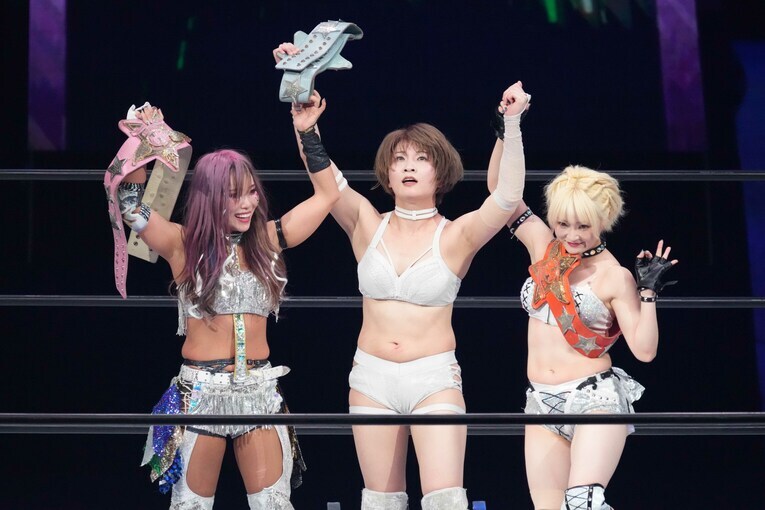 アーティスト王座を獲得したKAIRI、安納サオリ、なつぽい　©Essei Hara