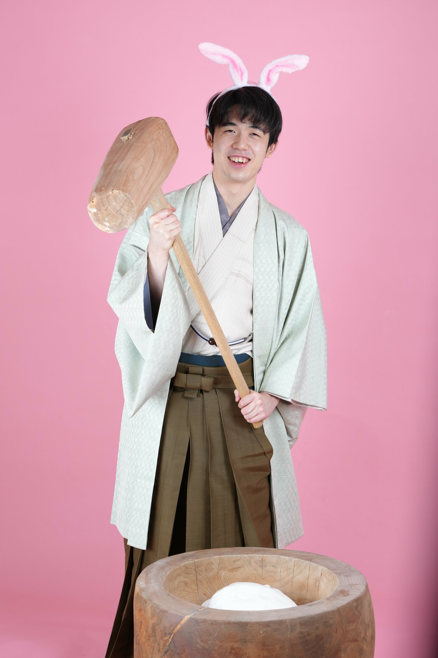 今年も第1局から対局後の記念写真が話題に　©SPORTS NIPPON