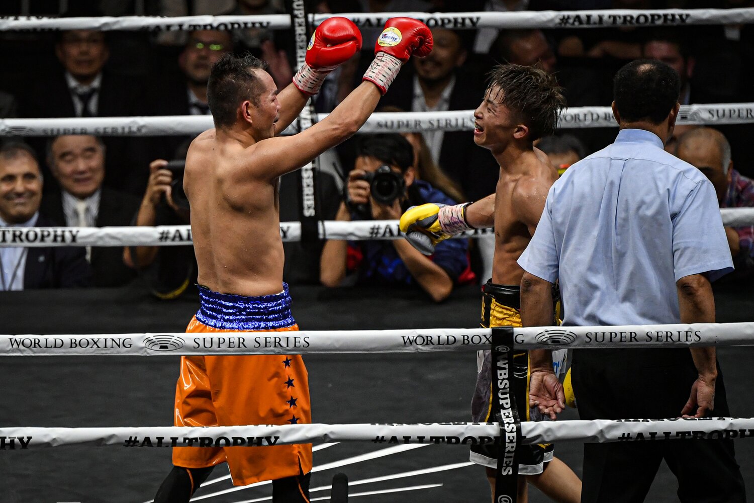 ドネアとのWBSS決勝はリング誌の「ファイト・オブ・ザ・イヤー」にも輝いた　©Takuya Sugiyama