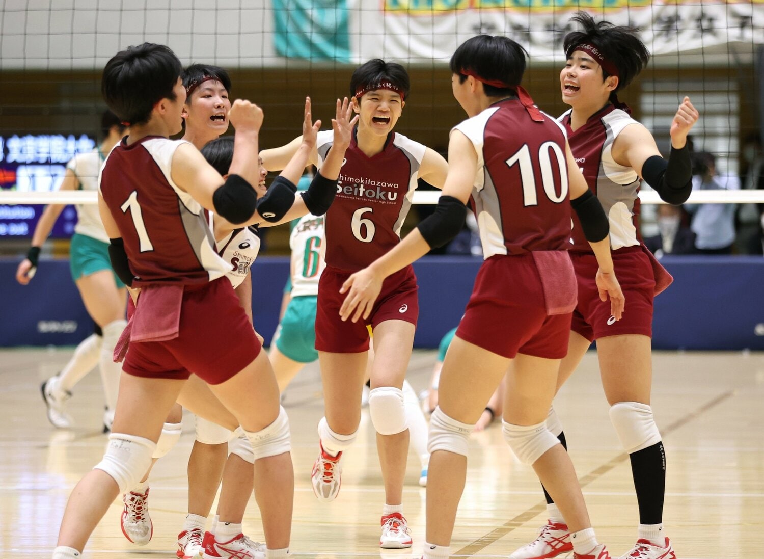 春高バレー東京都代表決定戦、女子3位決定戦で下北沢成徳が崖っぷちから全国切符を獲得した　©Sankei Shimbun