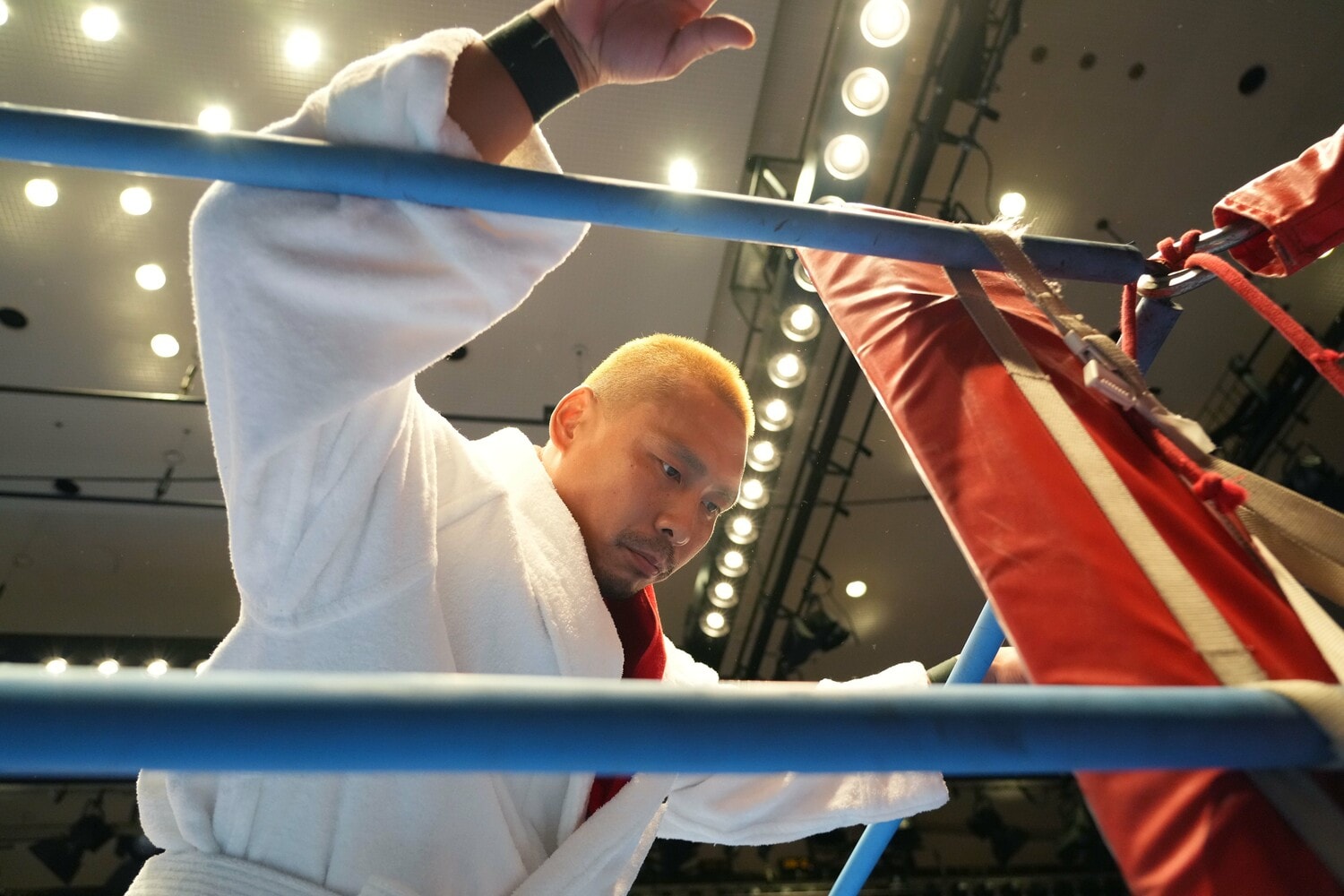 2024年1月3日、後楽園ホール。三冠王座2度目の防衛戦を迎えた中嶋勝彦　©Essei Hara