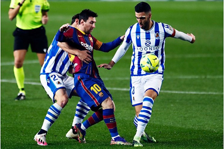 後半に入り、ソシエダのプレスの強度が増した