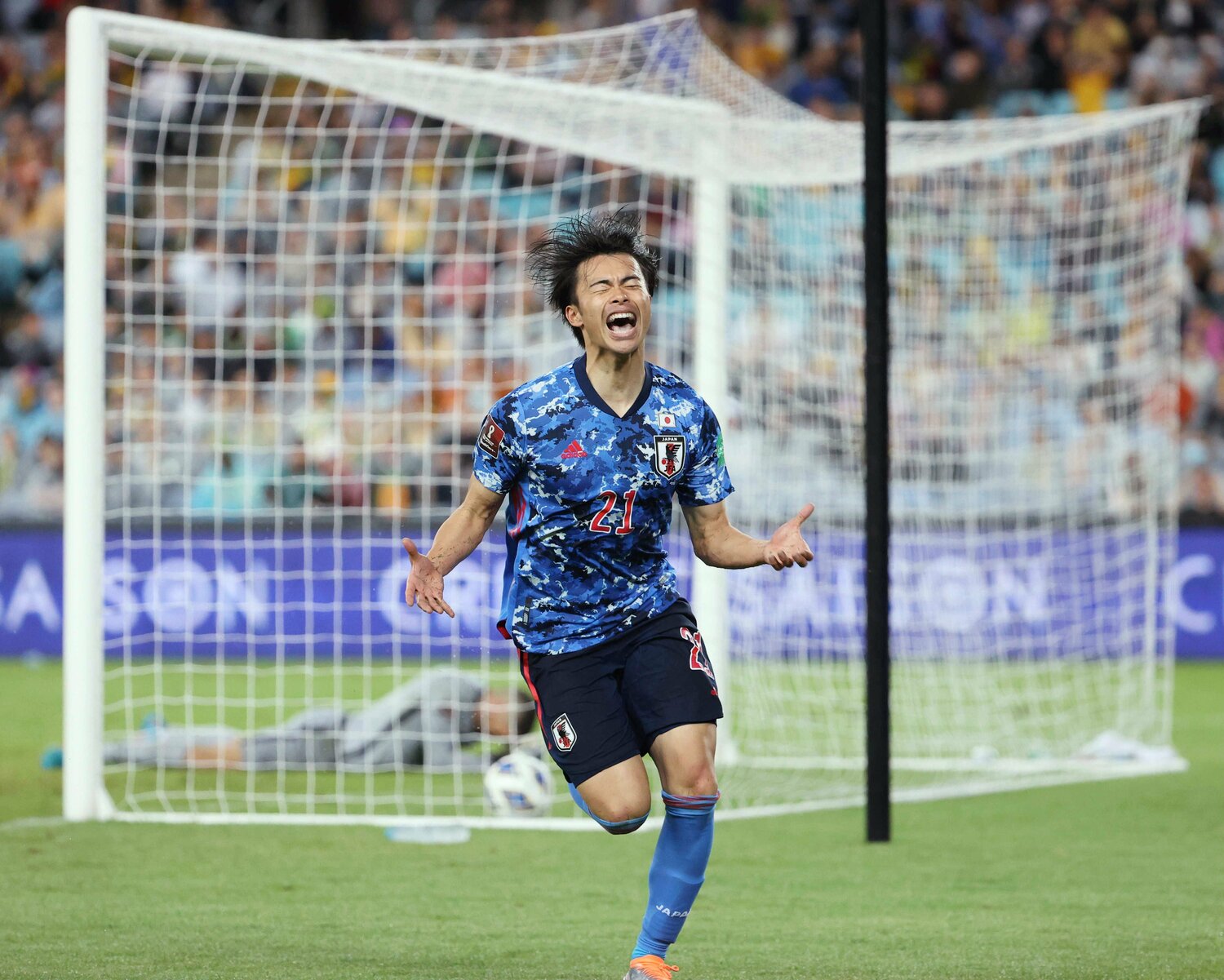 カタールW杯アジア最終予選オーストラリア戦。もし地上波放送があったら「三笘薫」の名前はもう少し早く轟いていたのかもしれない　©JIJI PRESS
