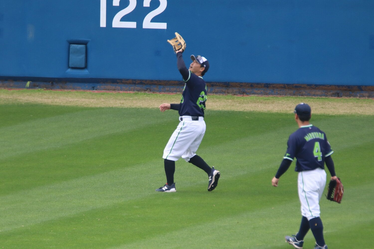 守備練習の青木宣親 ©Kou Hiroo