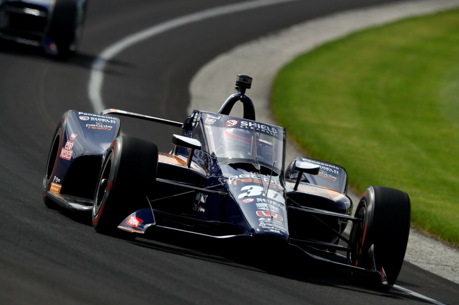 スペシャルカラーのマシンで21年のインディ500を戦った琢磨だが、結果は14位と振るわなかった