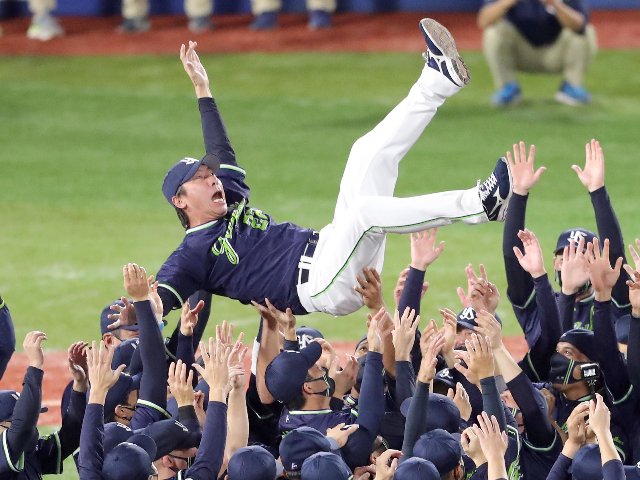 ヤクルト高津“二軍監督”は予言していた「村上はとんでもない4番になる