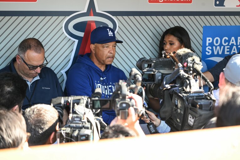 Number撮影のロバーツ監督　©Nanae Suzuki