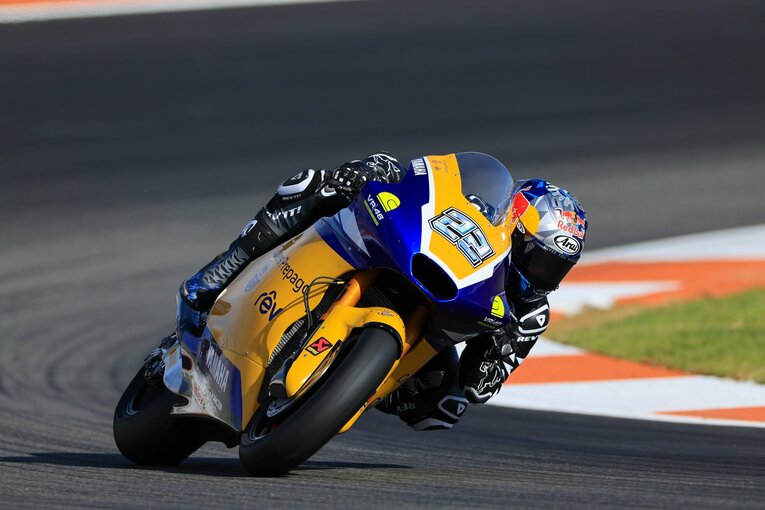 決勝翌日のバレンシアテストで初めてMoto2のマシンをテストする佐々木　©Satoshi Endo