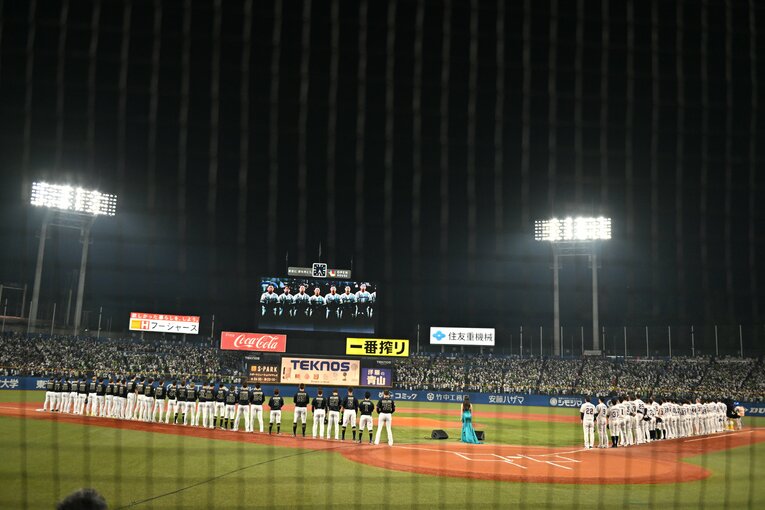 神宮球場と将棋会館は徒歩で行き来できる“ご近所”だ　©Naoya Sanuki