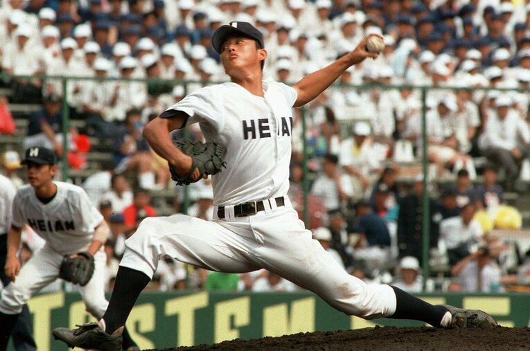 1997年夏の甲子園で準優勝した京都・平安高校のエースだった川口知哉。ビッグマウスも話題になったが、その躍進のウラにはのちの沢村賞投手との出会いがあった　©JIJI PRESS