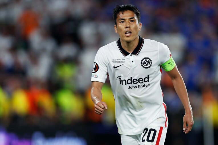 鎌田大地の号泣と“日の丸スパイク”に思い出す4年前の「カタールW杯には絶対出たいですよ」 長谷部誠とのEL優勝写真に“秘められた熱量”とは(46)