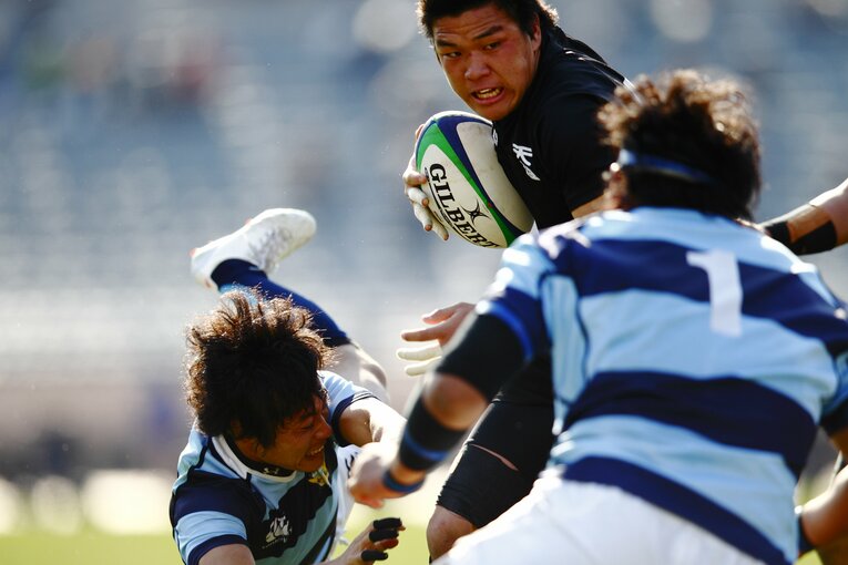 天理大・立川理道vs関東学院大・稲垣啓太（1番）／第48回大学ラグビー選手権決勝（2012年1月2日）©︎Tamon Matsuzono