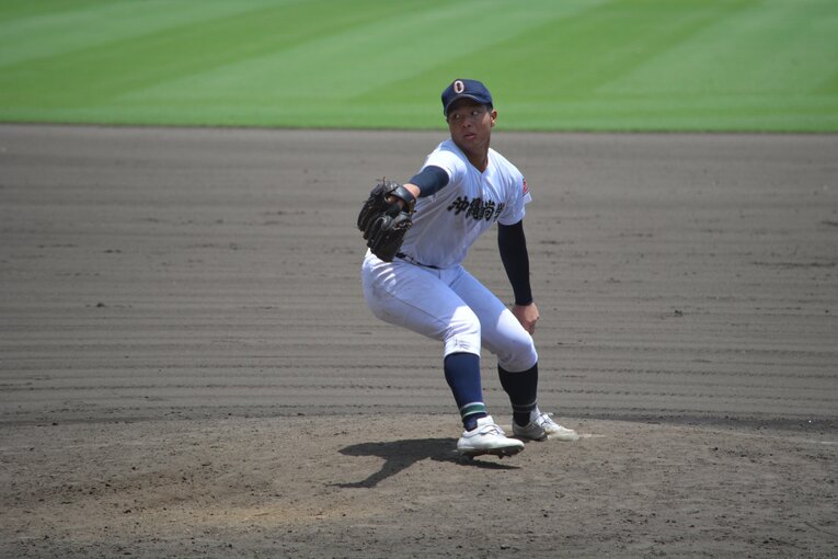 末吉良丞の投球フォーム（3枚目／全6枚）©Takarin Matsunaga