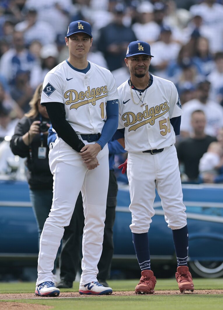 大谷さんと並ぶと身長差が歴然…175cmのベッツ　©Getty Images