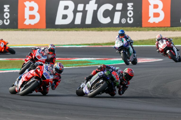 photograph by Satoshi Endo