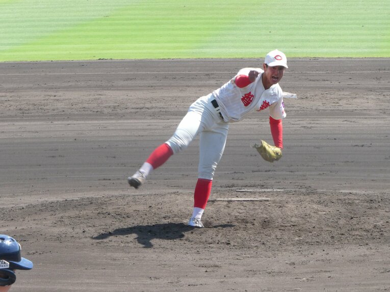 威力あるストレートを武器に4イニングを無失点で抑えた智弁和歌山・武元一輝（3年）©︎Noriko Yonemushi