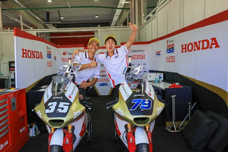 小椋が3位表彰台に上がったアルゼンチンGPでは、チームメイトのチャントラが2位となり、チームとしては嬉しいレースとなった