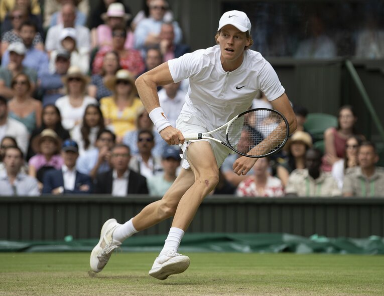 ウィンブルドン準々決勝でフルセットで惜しくも敗れたヤニク・シナー　©Getty Images