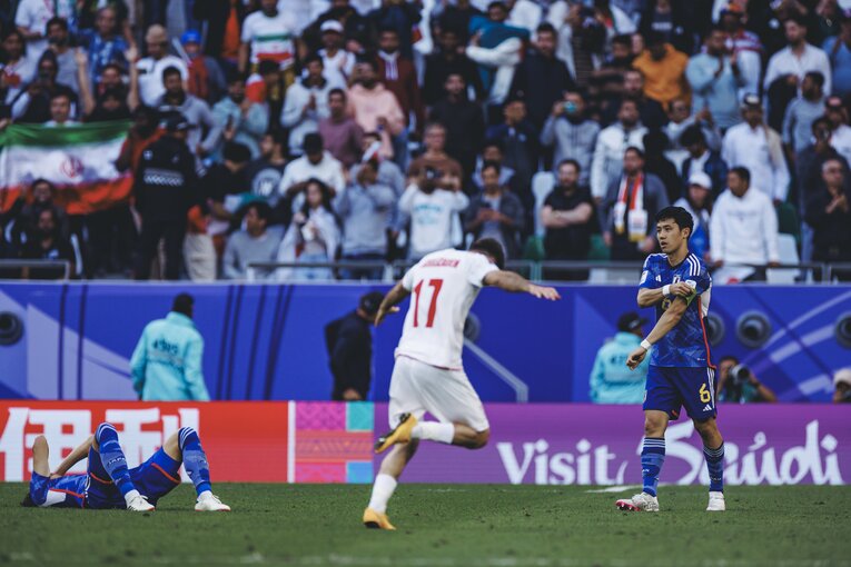 試合終了の瞬間。キャプテンとしてチームを牽引した遠藤航だが、疲労感はぬぐえなかった　©Kiichi Matsumoto