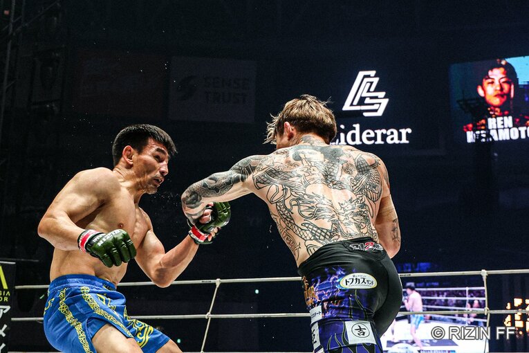 『超RIZIN.5』平本蓮vs.カルシャガ・ダウトベック　©RIZIN FF