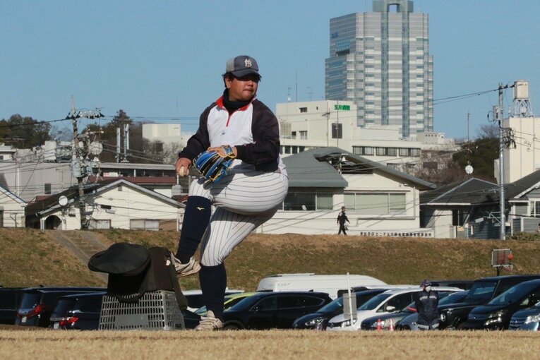 【連続写真】現在30歳に。少年野球「用賀ベアーズ」でコーチを務める