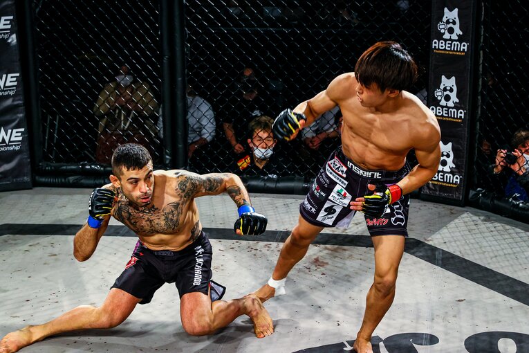 『VTJ 2021』でアルフレド・ムアイアドと対戦した平良達郎　©Susumu Nagao