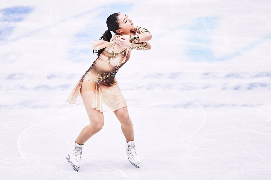 「びっくり、びっくり」世界選手権SP1位・坂本花織はなぜあれほど大喜びだった? “3アクセルなしで80点超え”を生んだ表現力<Number Web> photograph by Getty Images