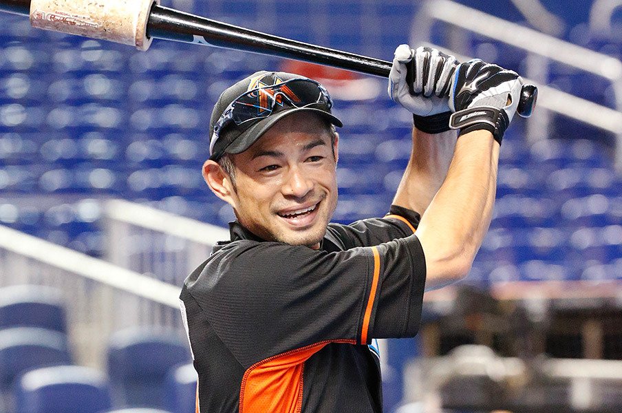イチローの秒読みと好調マーリンズ。あと3年で「無人の野」に突入する!?<Number Web> photograph by AFLO