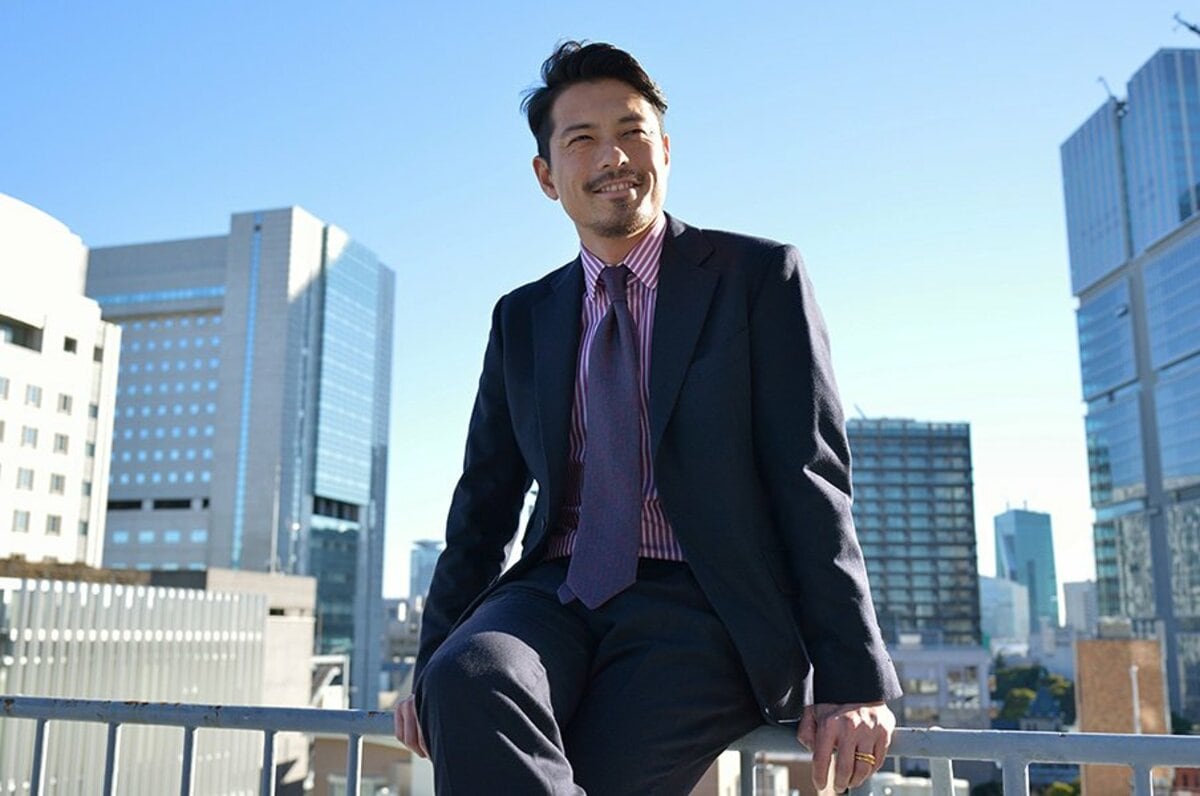 鈴木啓太 引退記念歴代ピンバッジセット(シリアルナンバー付き