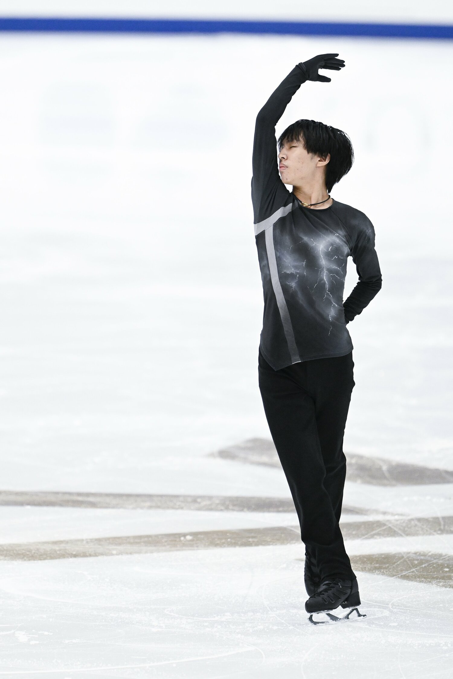 体調不良のなかで日本選手権ショートの演技に臨んだ三浦佳生　©︎Asami Enomoto