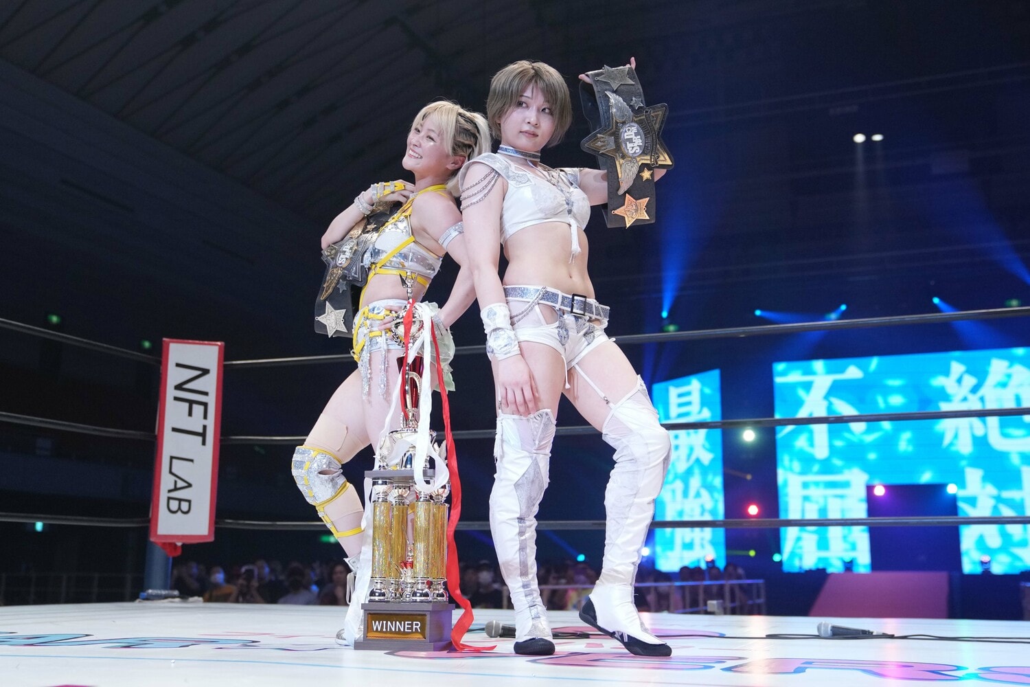8月13日、なつぽいとのタッグでゴッデス王座を獲得　©Masashi Hara