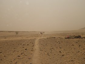 スタート2日目、この日はとにかく砂塵がひどかった
