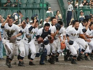 朝6時から「1日1000スイング」「連帯責任の根性練」まで…夏の甲子園「わずか16勝」だった新潟の代表校が15年前“夏の主役”になった納得の理由