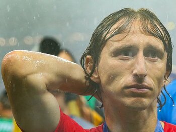 モドリッチ、泣き顔でのW杯MVP。誰よりもタフな天才に世界が虜に。＜Number Web＞ photograph by Getty Images