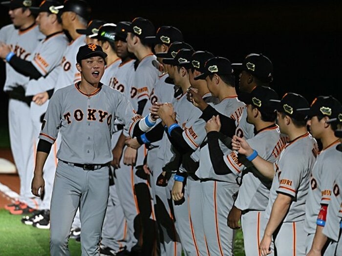 巨人・原監督が坂本勇人に「ひとムチ入れなきゃ」 打倒ソフトバンクへ主将に求められることとは＜Number Web＞ photograph by Naoya Sanuki