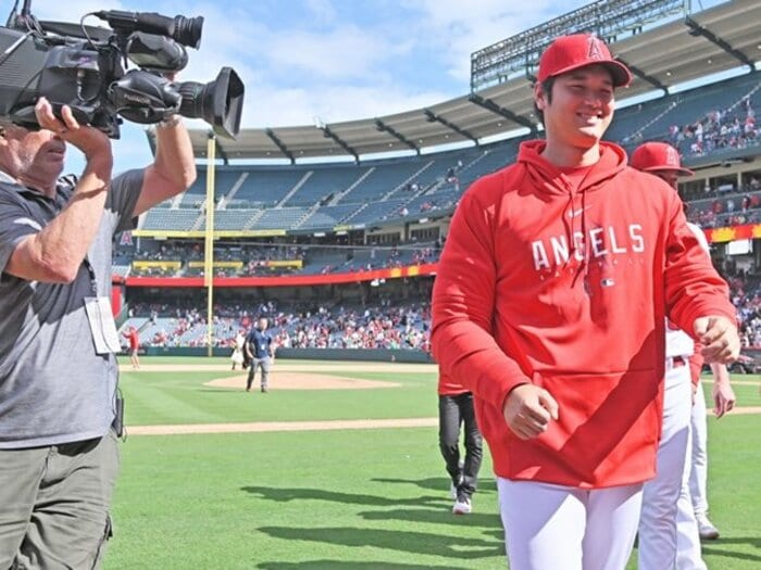「ショウヘイから“2本目打って”」大谷翔平は最後まで仲間と笑顔だったが…番記者が気になる“憶測記事の頻発”「次の肉声はMVP、もしくは」<Number Web> photograph by JIJI PRESS
